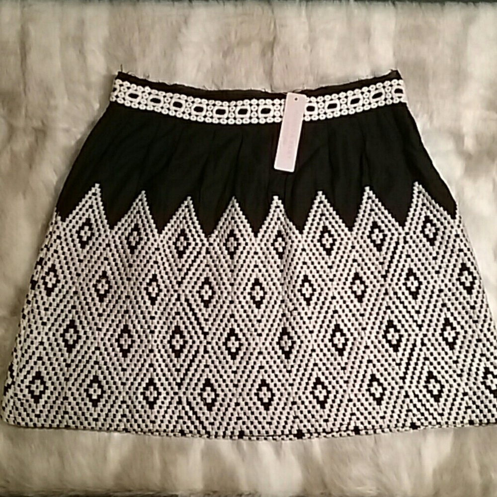 NWT Romeo and Juliet Couture skirt size Med